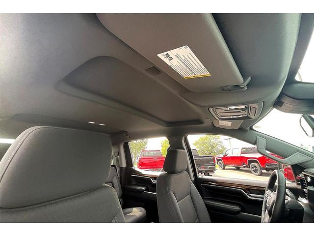 Photo of 2023 Summit White GMC Sierra 1500