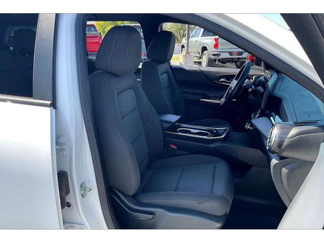 Photo of 2025 Summit White Chevrolet Equinox