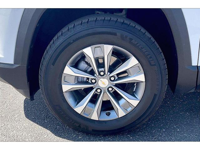 Photo of 2025 Summit White Chevrolet Equinox