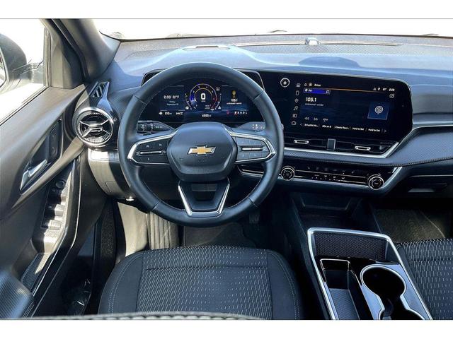 Photo of 2025 Summit White Chevrolet Equinox
