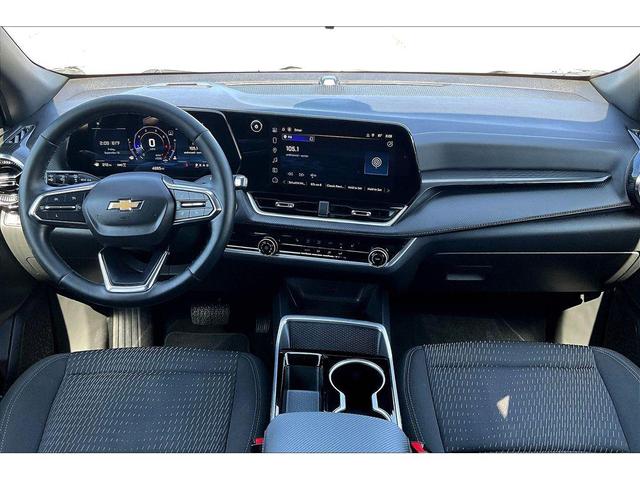Photo of 2025 Summit White Chevrolet Equinox
