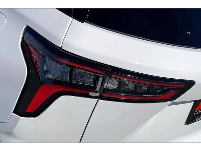 Photo of 2025 Summit White Chevrolet Equinox