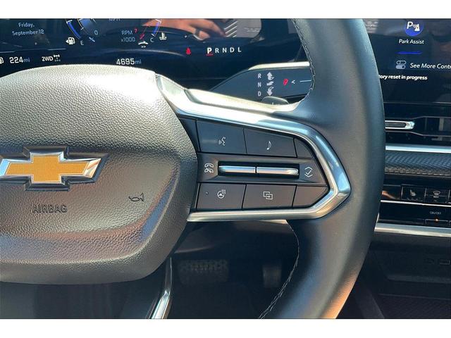 Photo of 2025 Summit White Chevrolet Equinox