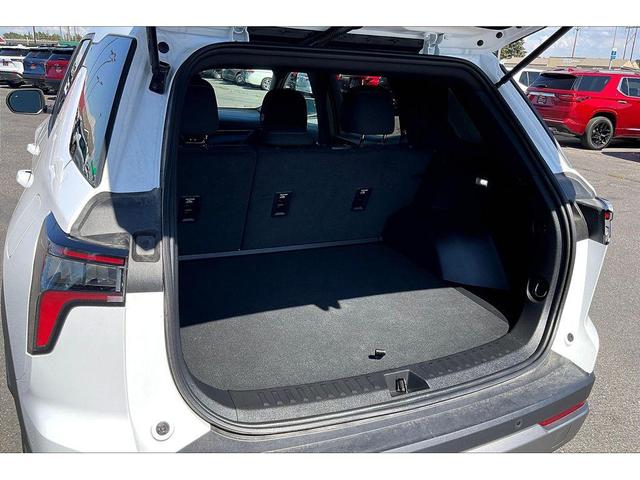 Photo of 2025 Summit White Chevrolet Equinox