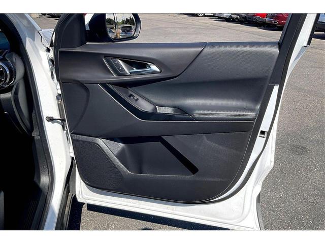 Photo of 2025 Summit White Chevrolet Equinox