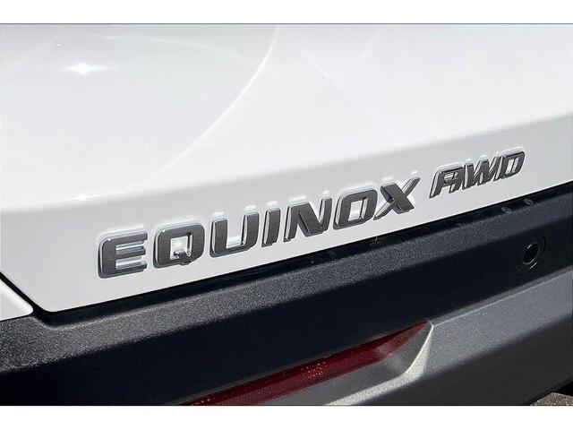 Photo of 2025 Summit White Chevrolet Equinox