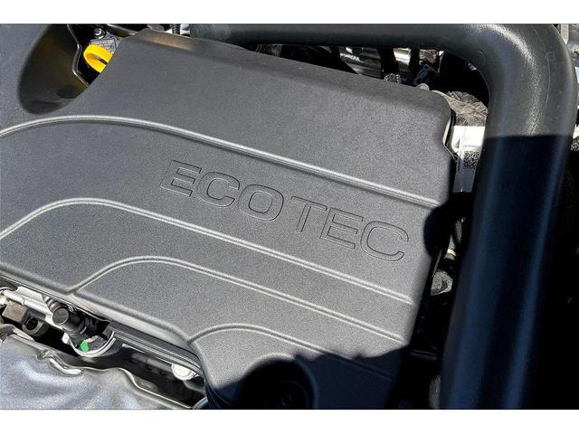 Photo of 2025 Summit White Chevrolet Equinox