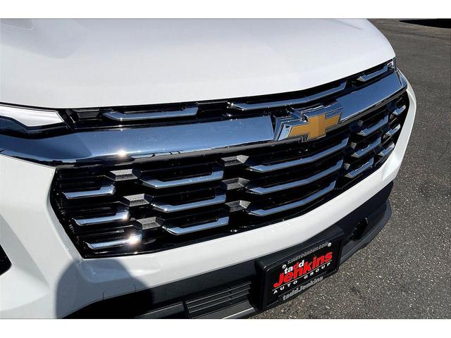 Photo of 2025 Summit White Chevrolet Equinox