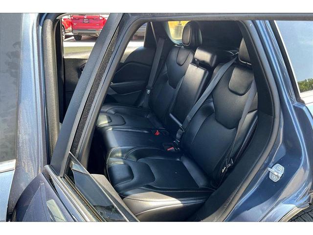 Photo of 2021 Slate Blue Pearlcoat Jeep Cherokee