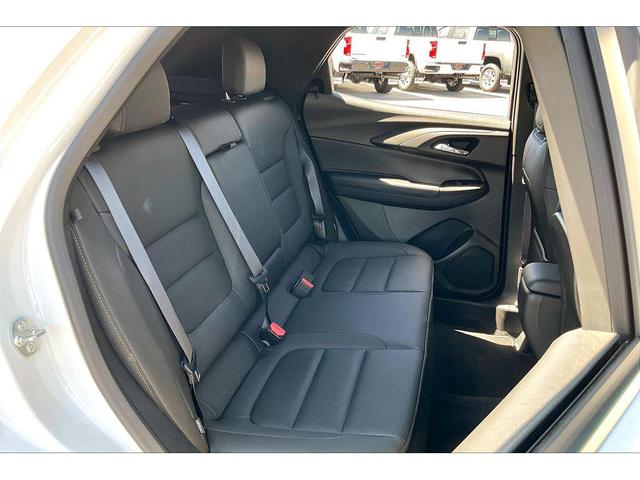 Photo of 2025 Iridescent Pearl Tricoat Chevrolet Trailblazer