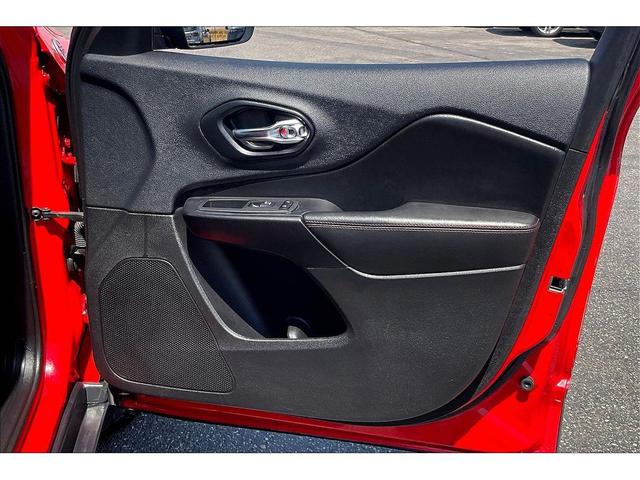 Photo of 2019 Firecracker Red Clearcoat Jeep Cherokee