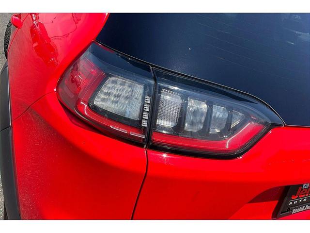 Photo of 2019 Firecracker Red Clearcoat Jeep Cherokee