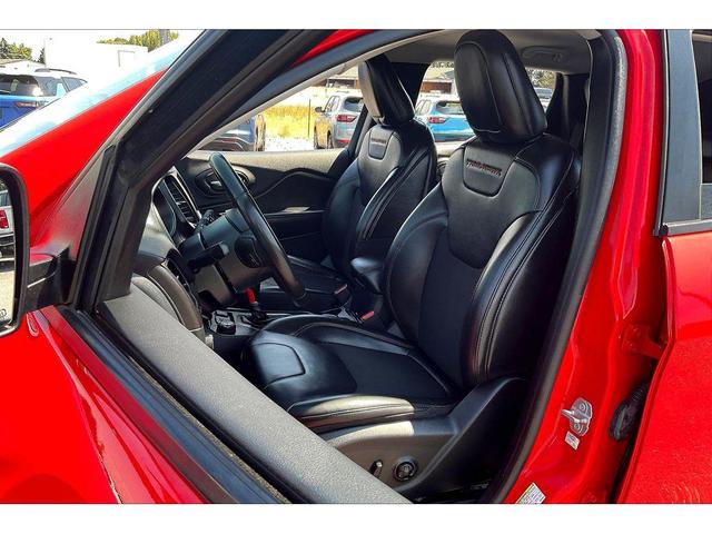 Photo of 2019 Firecracker Red Clearcoat Jeep Cherokee