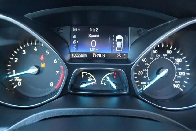 Photo of 2017 Lightning Blue Metallic Ford Escape