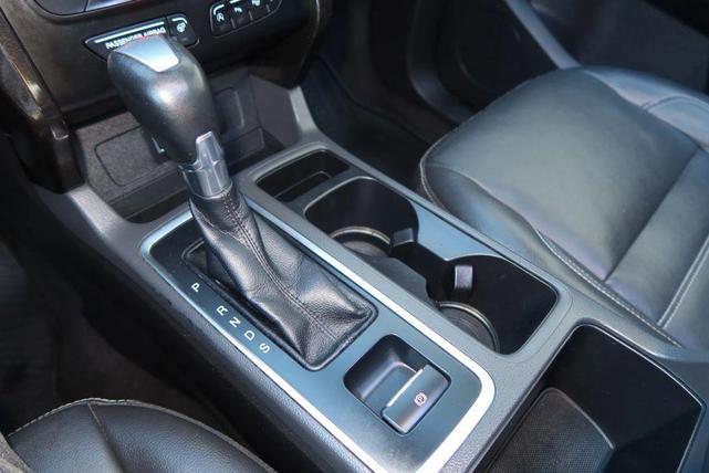 Photo of 2017 Lightning Blue Metallic Ford Escape