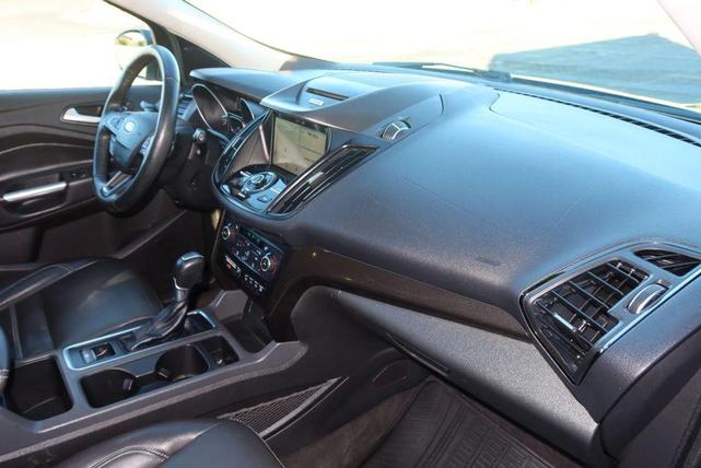 Photo of 2017 Lightning Blue Metallic Ford Escape