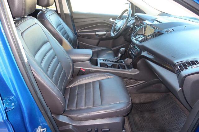 Photo of 2017 Lightning Blue Metallic Ford Escape