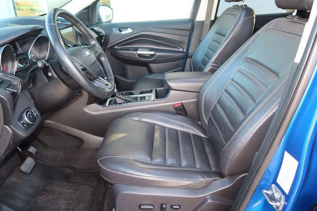 Photo of 2017 Lightning Blue Metallic Ford Escape