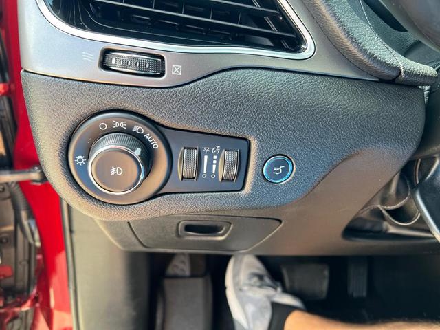 Photo of 2019 Velvet Red Pearlcoat Jeep Cherokee