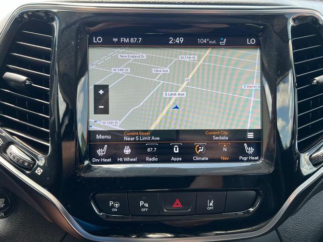 Photo of 2019 Velvet Red Pearlcoat Jeep Cherokee