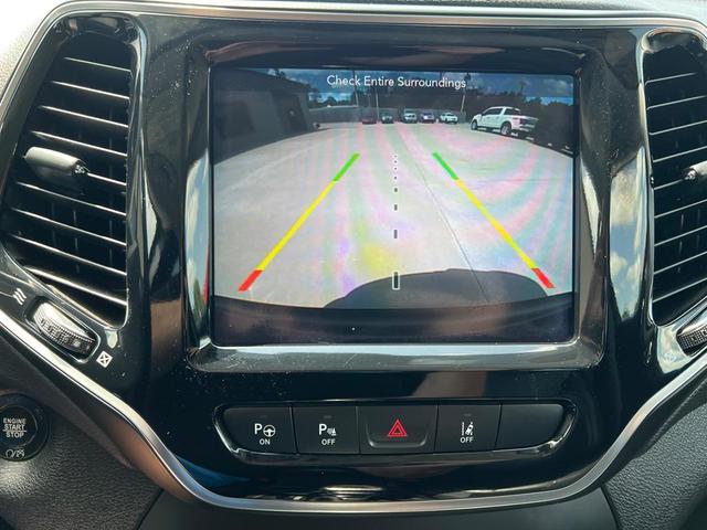 Photo of 2019 Velvet Red Pearlcoat Jeep Cherokee