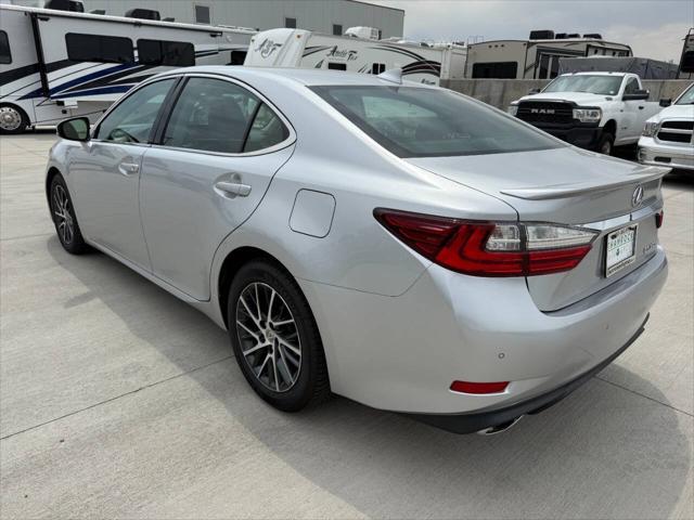 Photo of 2016 Silver Lexus ES 350
