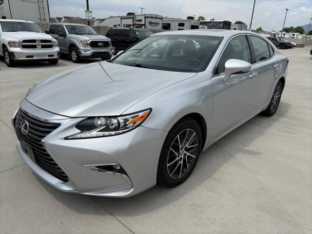 Photo of 2016 Silver Lexus ES 350