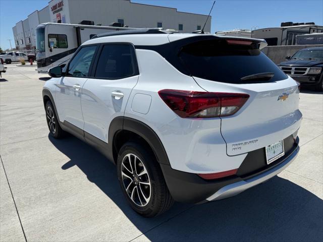 Photo of 2024 White Chevrolet Trailblazer