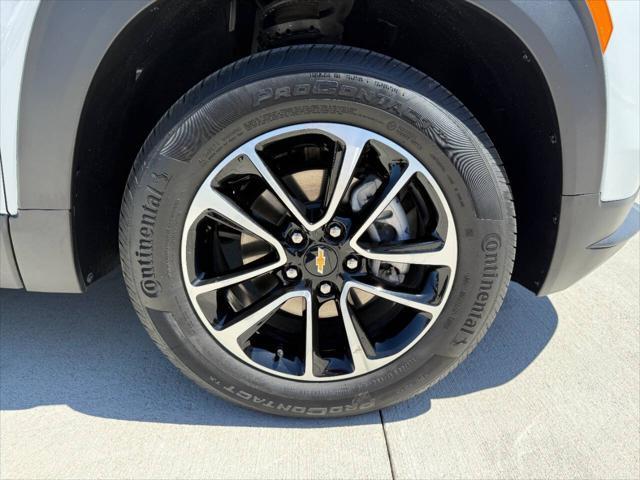 Photo of 2024 White Chevrolet Trailblazer