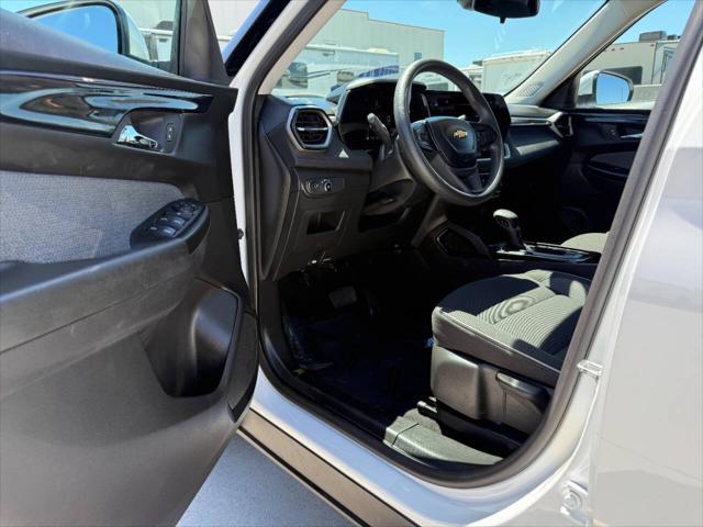 Photo of 2024 White Chevrolet Trailblazer