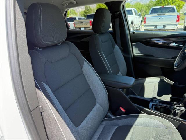 Photo of 2024 White Chevrolet Trailblazer