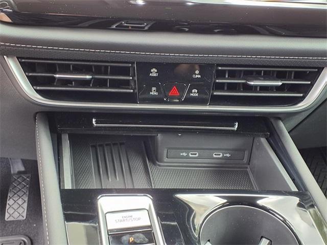 Photo of 2025 Deep Black Pearl Effect Volkswagen Atlas
