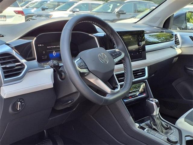 Photo of 2025 Platinum Gray Metallic Volkswagen Taos