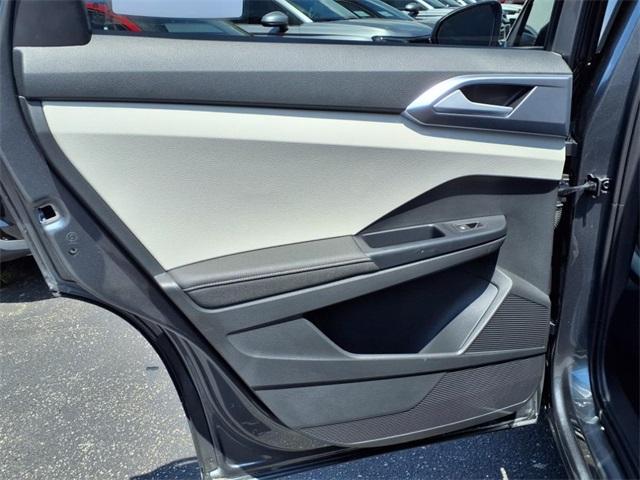 Photo of 2025 Platinum Gray Metallic Volkswagen Taos