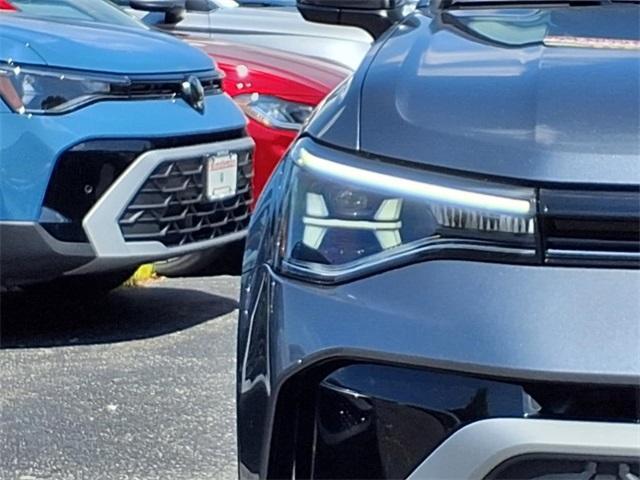 Photo of 2025 Platinum Gray Metallic Volkswagen Taos
