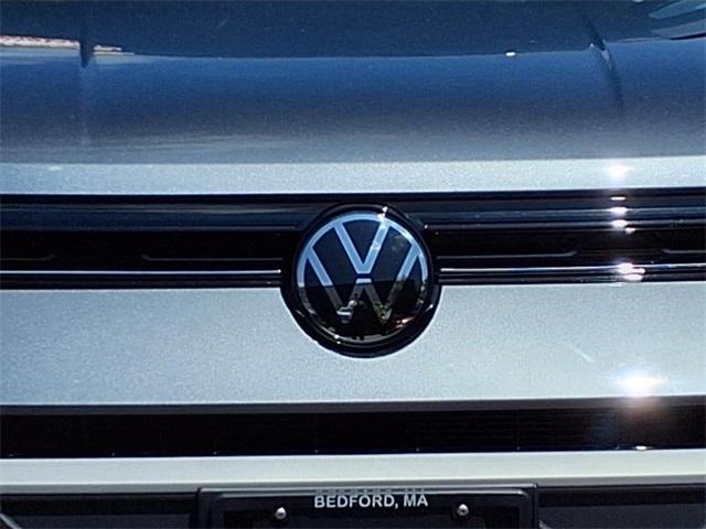 Photo of 2025 Platinum Gray Metallic Volkswagen Taos