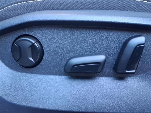 Photo of 2022 Deep Black Pearl Effect Volkswagen Taos