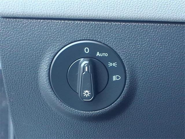 Photo of 2022 Deep Black Pearl Effect Volkswagen Taos