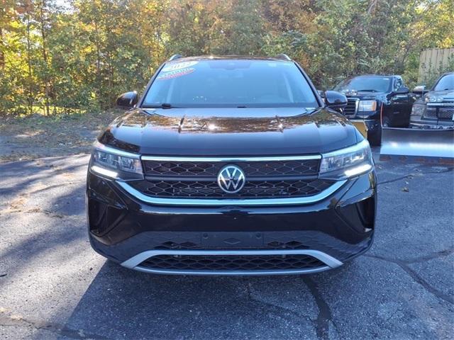 Photo of 2022 Deep Black Pearl Effect Volkswagen Taos