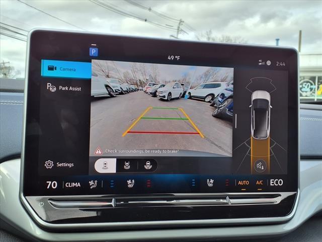 Photo of 2025 Deep Black Pearl Effect Volkswagen ID.4
