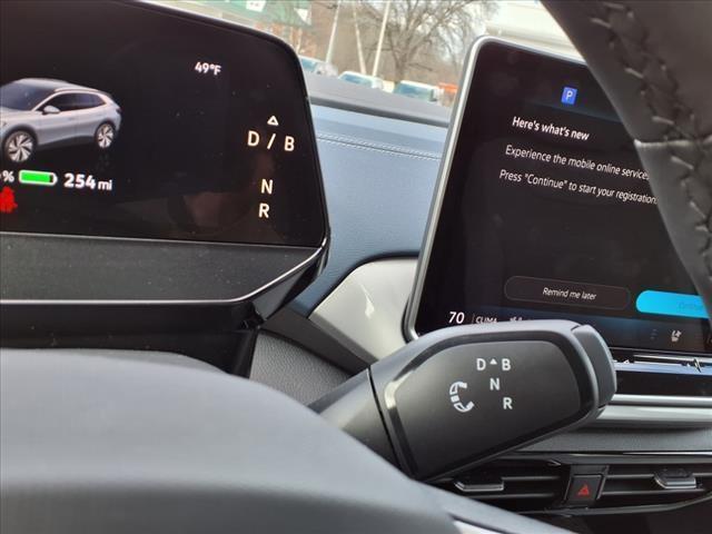 Photo of 2025 Deep Black Pearl Effect Volkswagen ID.4