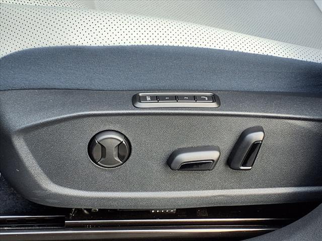Photo of 2025 Deep Black Pearl Effect Volkswagen ID.4