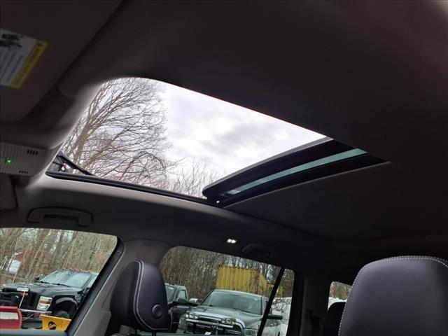 Photo of 2025 Silver Mist Metallic Volkswagen Atlas