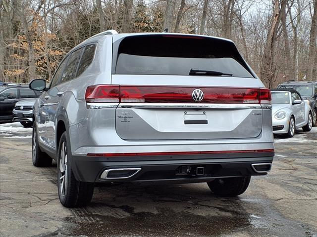 Photo of 2025 Silver Mist Metallic Volkswagen Atlas