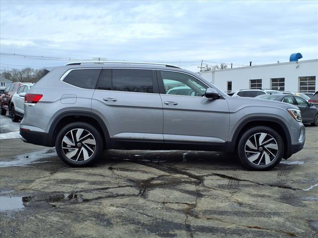 Photo of 2025 Silver Mist Metallic Volkswagen Atlas