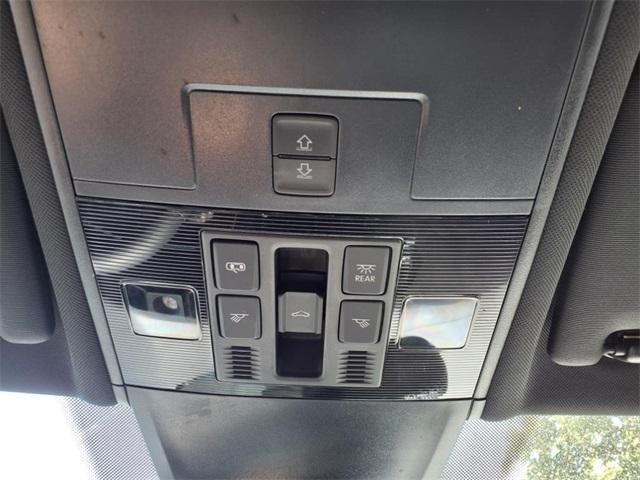 Photo of 2024 Opal White Pearl Effect Volkswagen Tiguan