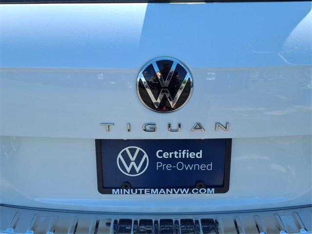 Photo of 2024 Opal White Pearl Effect Volkswagen Tiguan