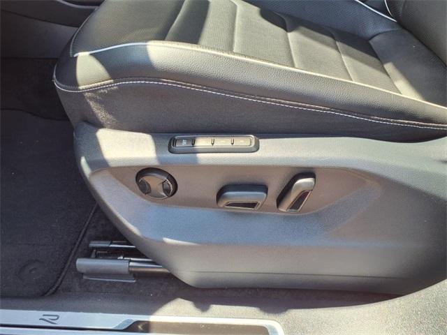 Photo of 2024 Opal White Pearl Effect Volkswagen Tiguan