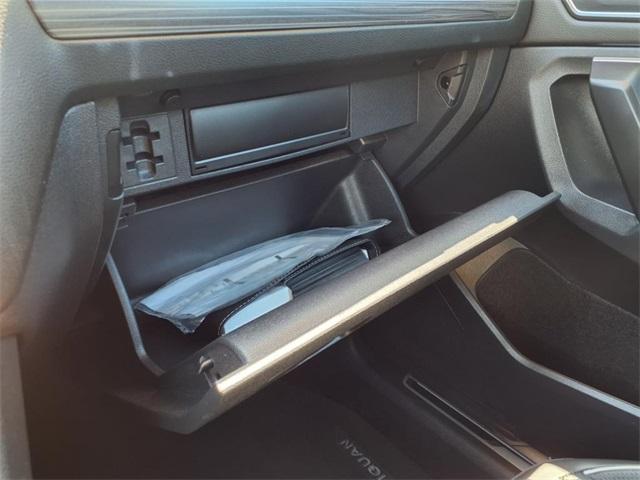Photo of 2024 Opal White Pearl Effect Volkswagen Tiguan
