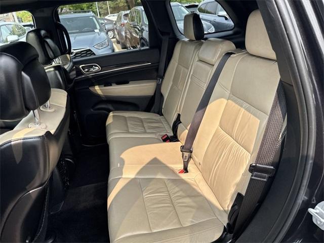 Photo of 2016 Black Jeep Grand Cherokee